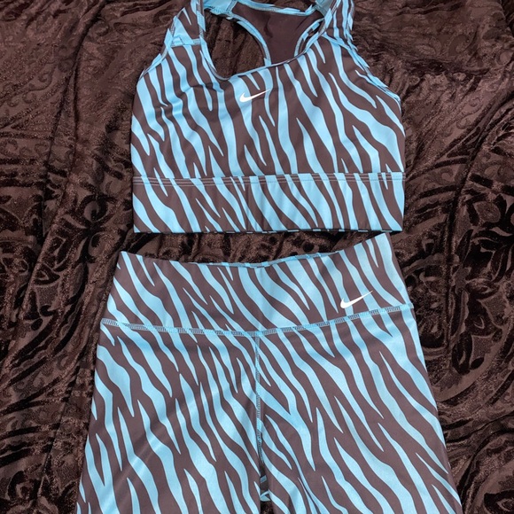 SIZE MEDIUM NIKE SET BRAND NEW